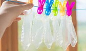 Rước trăm thứ bệnh khi tái sử dụng bao cao su