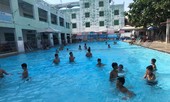 Nam sinh 14 tuổi phù phổi, hôn mê do bị bạn nhấn nước khi đi bơi