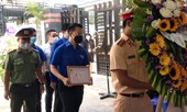 T.Ư Đoàn truy tặng huy hiệu Tuổi trẻ dũng cảm cho chiến sỹ hy sinh khi bắt tội phạm