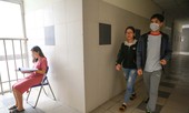Sinh viên ĐHQG Hà Nội tránh dịch trong kí túc xá