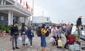 Du khách tấp nập đến đảo Lý Sơn sau nỗi lo dịch Covid-19