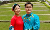 Ngọc Hân mặc áo dài du Xuân cùng đại gia đình bạn trai ngày mùng 1 Tết