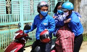50 chàng trai đội xe tình nguyện đưa đón miễn phí các thí sinh