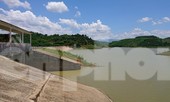 Lập danh sách nhận tiền đền bù khống, 4 cán bộ bị khởi tố