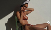 Nàng mẫu Eugenia Silva khoe body thon nuột đáng ngưỡng mộ với bikini ở tuổi U50