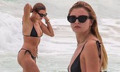 Mẫu 9x Rachel Hilbert mặc áo tắm tam giác, phô thân hình săn chắc nóng bỏng