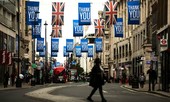 Anh liên tiếp ‘phá kỷ lục’ số ca mắc mới COVID-19, London được cân nhắc ‘phong tỏa’