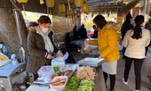 Lao động Việt xứ người ăn Tết trong nghẹn ngào