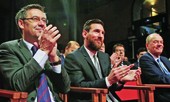 Chủ tịch Barcelona ra đi vì Lionel Messi?
