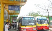 Hà Nội 'đổi' quảng cáo lấy nhà chờ xe buýt: Nhiều câu hỏi cần trả lời