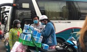 Khẩu trang y tế tràn xuống vỉa hè: Thật, giả lẫn lộn