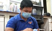 Thức đêm làm hàng ngàn nón bảo hộ tặng tuyến đầu chống dịch