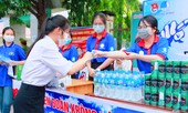 Tuổi trẻ Đắk Lắk trao học bổng tiếp sức thí sinh vượt vũ môn
