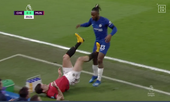 HLV Chelsea nổi điên vì ngôi sao M.U không bị đuổi