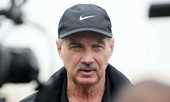 HLV Alfred Riedl ra đi trong vòng tay yêu thương