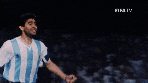 Sự nghiệp lẫy lừng của huyền thoại bóng đá Maradona