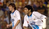 Lần hiếm hoi Maradona và Messi cùng ra sân thi đấu