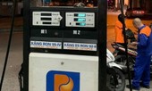 Ðủ chiêu găm hàng, đầu cơ đón đầu tăng giá xăng