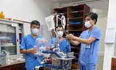 Bác sĩ '2 ba lô' lao vào tâm dịch