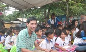 Miệt mài mang sách cho trẻ vùng xa