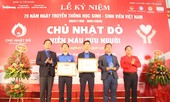 Thủ lĩnh đi trước, đoàn viên cất bước theo sau