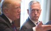 Ông Trump bị giới quân sự chỉ trích nặng nề