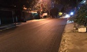 Đường ở Hà Nội vừa thảm xong có thể lấy tay bóc được sửa chữa