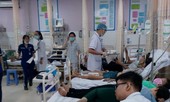 Ăn bánh mì có chứng nhận an toàn, 140 người nhập viện