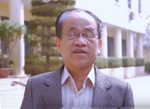 Ăn uống thoải mái sau 12 năm ăn uống kiêng khem khổ sở
