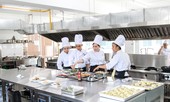 Cơ hội lấy bằng Quản trị nhà hàng từ ĐH Cergy-Pontoise (Pháp) chỉ sau 1 năm