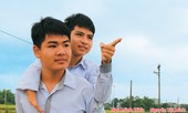 Đôi bạn 28 điểm 10 năm cõng nhau đến trường: Ước mơ còn ở phía trước