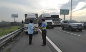 4 ô tô tông liên hoàn, cao tốc TP HCM-Trung Lương tắc nghẽn
