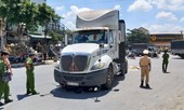 Va chạm với xe đầu kéo, một người đàn ông tử vong tại chỗ