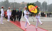 Các kiều bào tiêu biểu vào Lăng viếng Chủ tịch Hồ Chí Minh