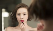 Chồng 'bẩn như hủi' bỗng chăm tắm từ khi có cô hàng xóm trẻ đẹp