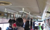 Cảnh báo: Nguy cơ lây nhiễm Covid-19 trong xe bus, taxi