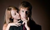 Bí mật động trời sau 'tình yêu' giữa hai nhà chung vách