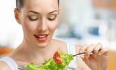 Dấu hiệu cảnh báo cơ thể sắp 'sập nguồn' vì thiếu rau, bổ sung ngay kẻo muộn