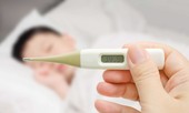 Dấu hiệu trẻ bị viêm não, cha mẹ cho đến viện khám ngay kẻo ‘muộn’
