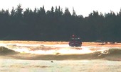 Cứu hộ tàu cá chở 11 thuyền viên va phải đá ngầm tại TT-Huế