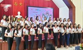 Phó trưởng BTC Hoa hậu Việt Nam 2020 làm giám khảo thi Hoa khôi ĐH Huế