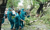 Gần 1.500 ĐVTN Huế miệt mài ‘giải cứu’ đường phố tắc nghẽn sau bão