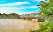Sông Hương bất ngờ đổi màu khác thường nhiều ngày
