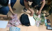 Hai đối tượng dùng dao khống chế nhân viên, cướp ngân hàng giữa ban ngày