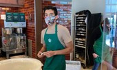 Nhân viên Starbucks được tặng hơn 1 tỷ đồng sau khi bị khách hàng bêu riếu, dọa nạt