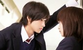 “Thử thách Kabedon”: Cách cưa đổ một cô gái theo kiểu Nhật - Hàn đang hot trên TikTok
