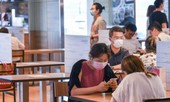 Hong Kong đang trong “làn sóng COVID-19 thứ ba”, cũng bùng phát trong các bệnh viện