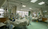 Căng thẳng cực độ bủa vây bác sĩ Vũ Hán