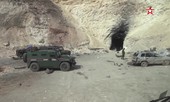 Đột kích trụ sở ngầm ẩn sâu dưới lòng đất của phiến quân Syria