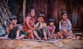 Triển lãm tranh trực tuyến gây quỹ xây nhà tặng người nghèo